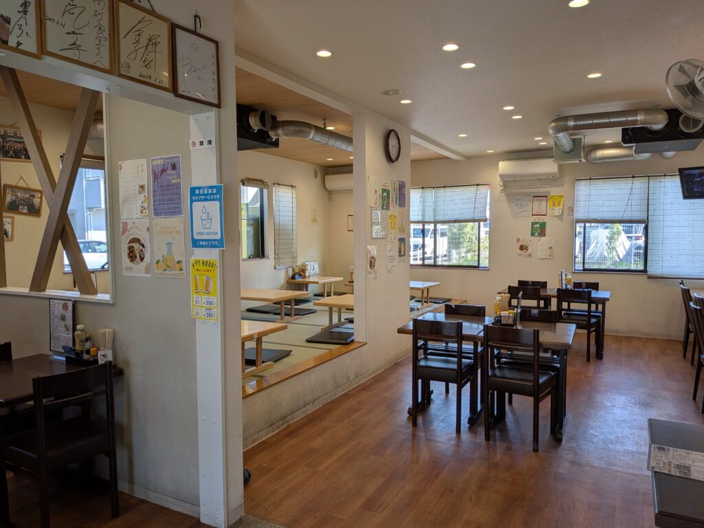 地域情報　高砂食堂　室内　定食　食事　藤沢市　六会日大前　飯島興産