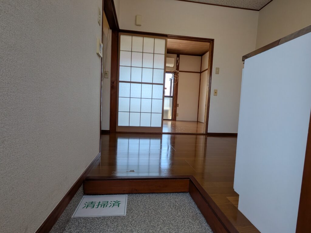 江尻ハイツ　玄関　小田急江ノ島線　六会日大前　賃貸