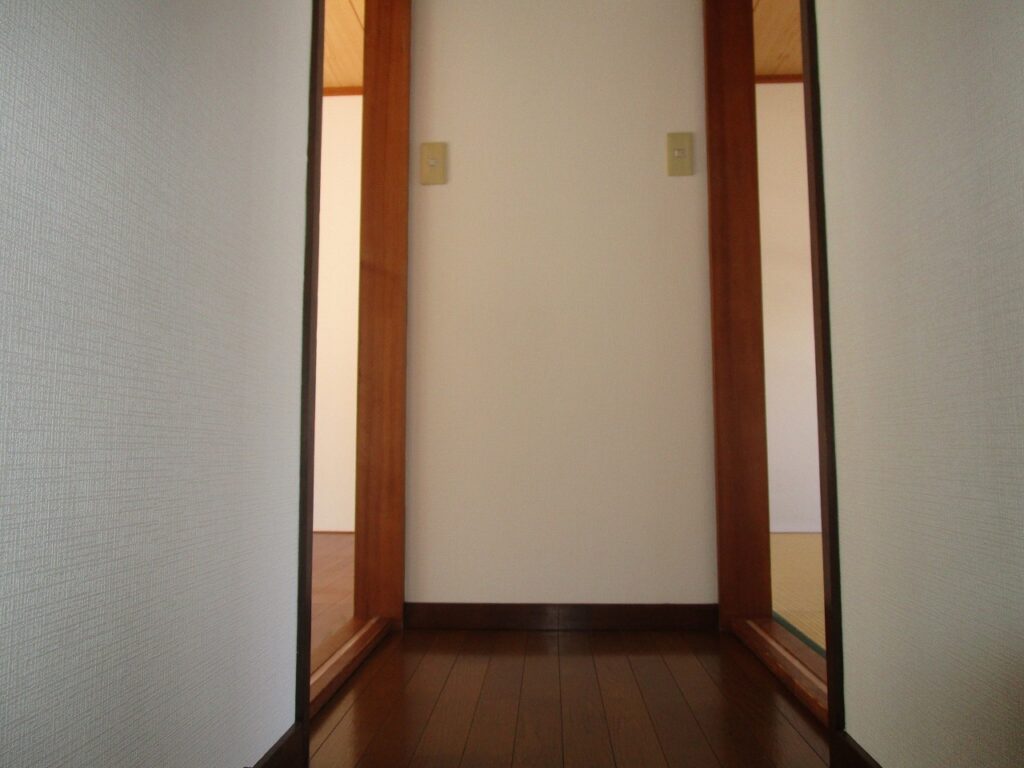 小田急江ノ島線 六会日大前 賃貸 飯島興産有限会社 湘南スマイル サイ・コーポ湘南 2階踊り場