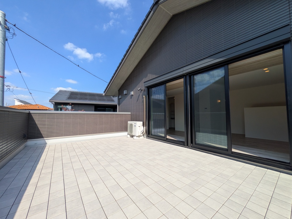 チェルヴィーノ ガレージハウス 貸一戸建 小田急江ノ島線 六会日大前 賃貸 飯島興産
